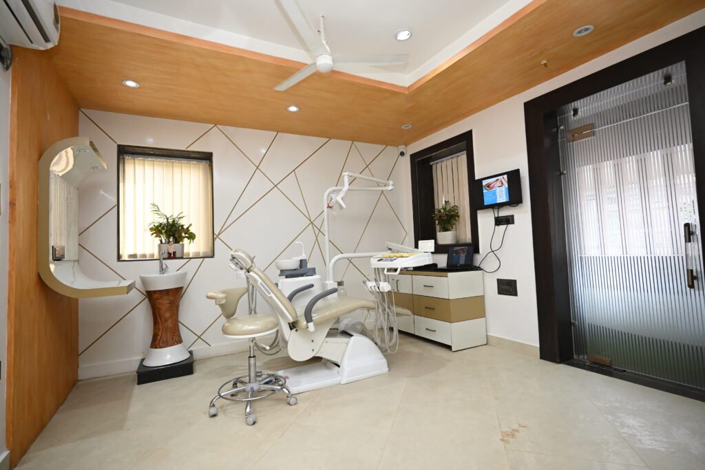 Fully-equipped dental operatory at Smileography, Jabalpur